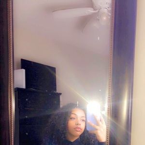 Meet your Posher, Briana